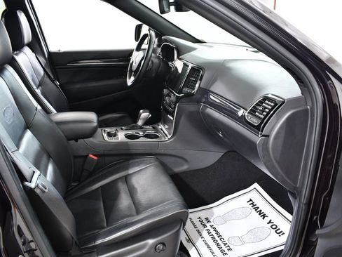 Used 2020 Jeep Grand Cherokee Overland AWD/4WD image 10