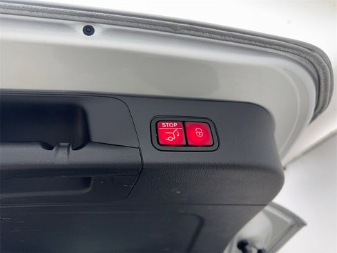 Used 2023 Mercedes-Benz EQB 300 4MATIC w/ Pinnacle Package image 82