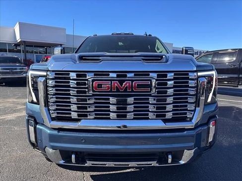 New 2026 GMC Sierra 2500 Denali w/ Denali Reserve Package AWD/4WD image 4