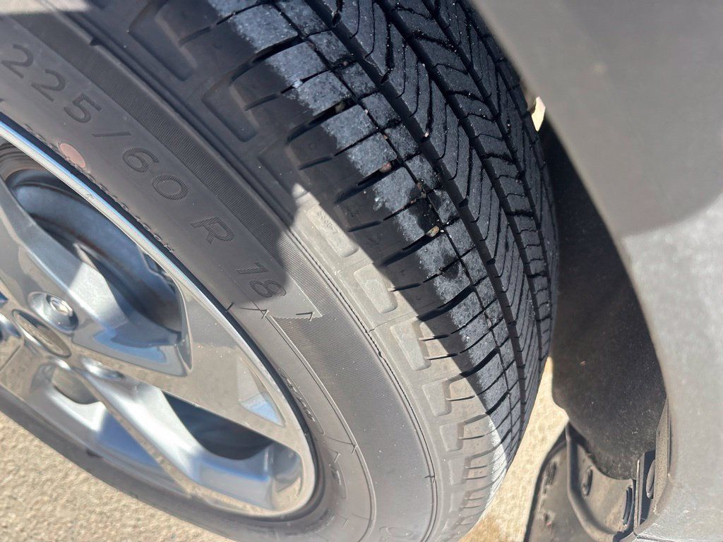 Used 2025 Ford Escape ST-Line w/ Tech Pack #1 AWD/4WD image 8