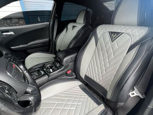 Used 2019 Dodge Charger R/T w/ Blacktop Package RWD image 12