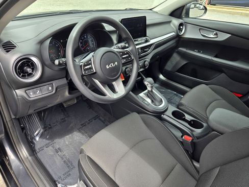 Certified 2024 Kia Forte LXS w/ LXS Technology Package FWD image 10
