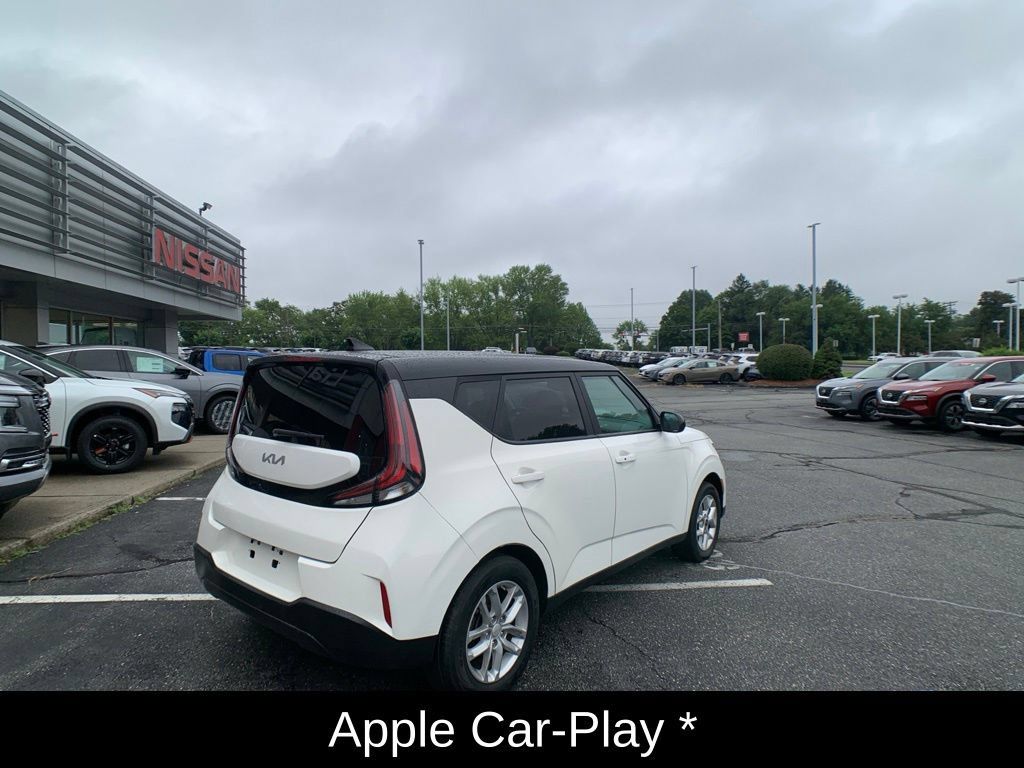 Used 2023 Kia Soul S FWD image 3