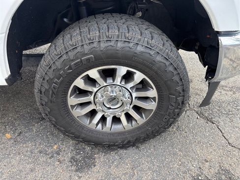 Used 2022 Ford F250 Lariat w/ Lariat Value Package image 28