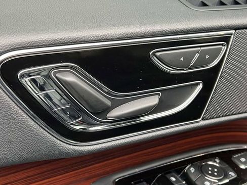 Used 2024 Lincoln Navigator Premiere image 20