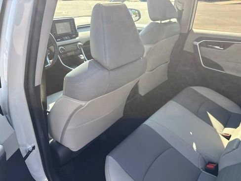Used 2021 Toyota RAV4 XLE Premium AWD/4WD image 20