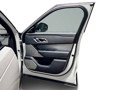 Used 2019 Land Rover Range Rover Velar R-Dynamic SE image 9