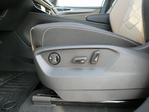 New 2025 Volkswagen Atlas Cross Sport SE AWD/4WD image 9