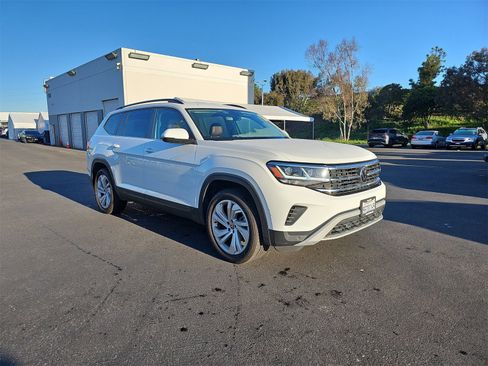 Used 2023 Volkswagen Atlas SE image 3