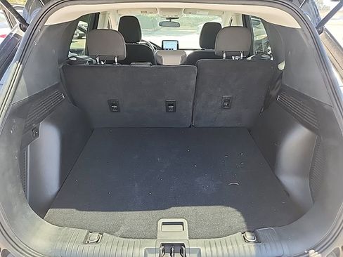 Used 2021 Ford Escape SE w/ SE Sport Appearance Package FWD image 12