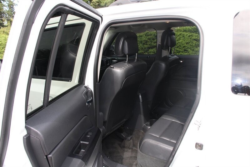 Used 2015 Jeep Patriot High Altitude AWD/4WD image 15