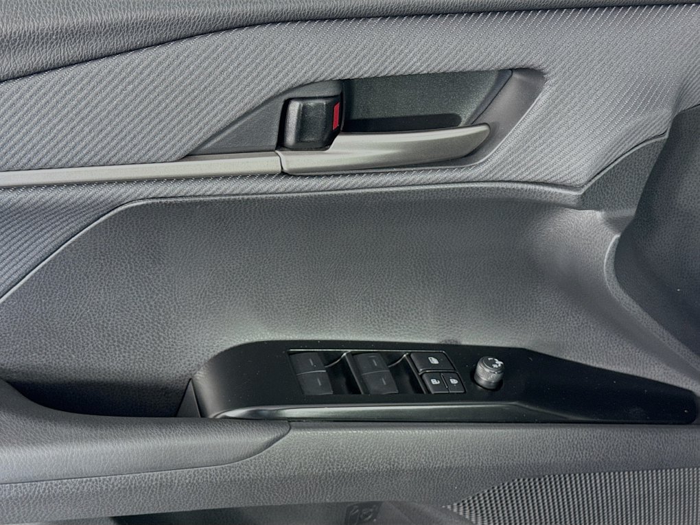 Used 2025 Toyota Camry SE FWD image 19