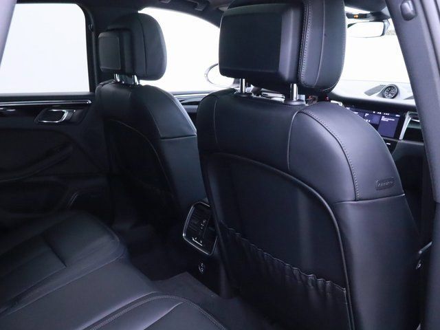 Certified 2025 Porsche Macan Turbo AWD/4WD image 19