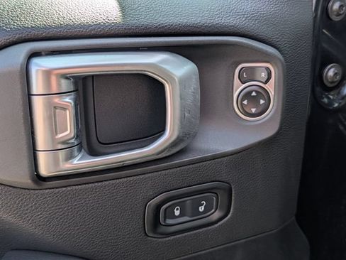 Used 2020 Jeep Gladiator Rubicon AWD/4WD image 17