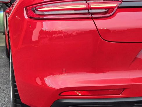 Used 2020 Porsche Panamera image 11