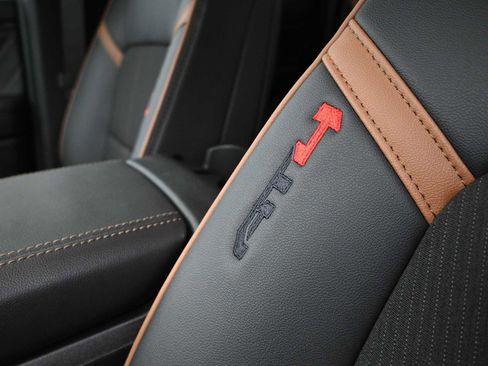 New 2025 GMC Canyon AT4 w/ Nightfall Edition image 21