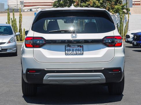 Used 2025 Honda Pilot EX-L image 8