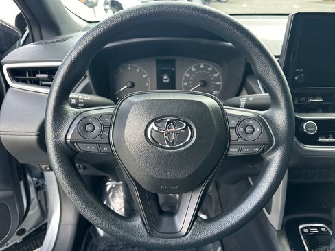 Used 2025 Toyota Corolla Cross AWD Hybrid image 18