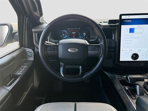 Used 2022 Ford F150 Lightning Platinum image 16