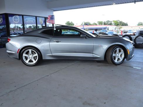 Used 2019 Chevrolet Camaro LT w/ Technology Package RWD image 6