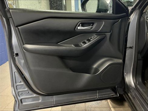 Certified 2024 Nissan Rogue SV image 9