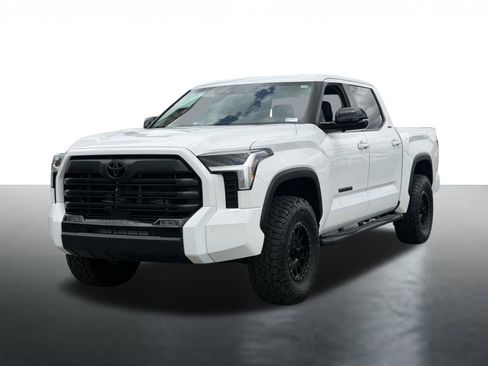 Used 2024 Toyota Tundra Limited AWD/4WD image 4