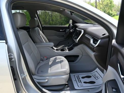 Used 2020 GMC Acadia SLT FWD image 19