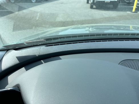 Used 2025 Hyundai Elantra Limited image 36