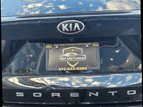 Used 2021 Kia Sorento EX image 37