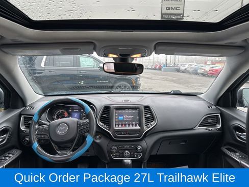 Used 2019 Jeep Cherokee Trailhawk image 2
