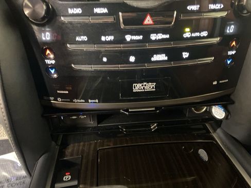 Used 2018 Lexus LX 570 4WD w/ Luxury Package image 22