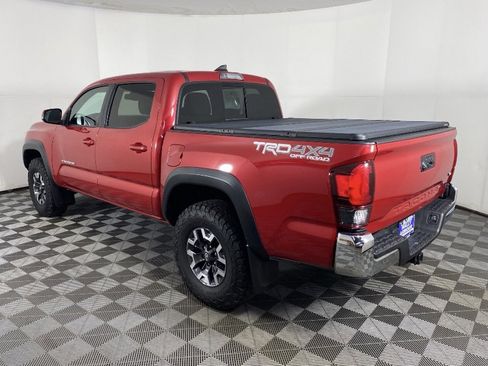 Used 2019 Toyota Tacoma TRD Off-Road AWD/4WD image 9