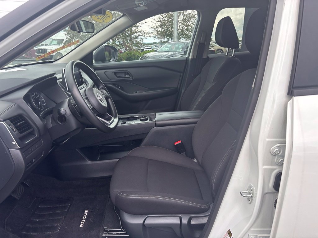 Used 2024 Nissan Rogue S AWD/4WD image 10