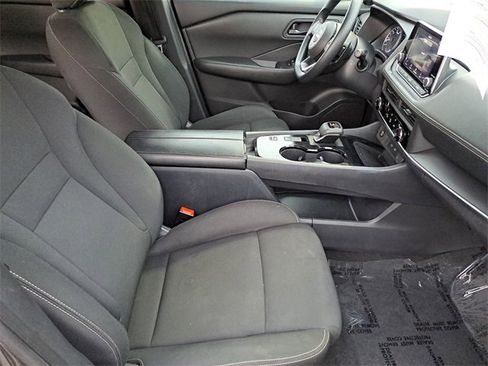 Used 2024 Nissan Rogue S image 24