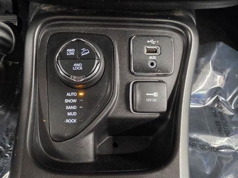 Used 2019 Jeep Compass Trailhawk w/ Cold Weather Group AWD/4WD image 20