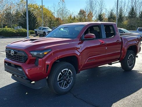 New 2025 Toyota Tacoma TRD Sport image 3