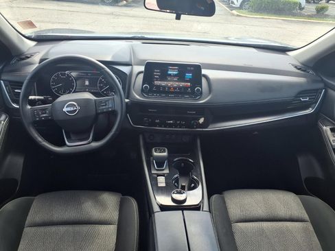Used 2025 Nissan Rogue SV AWD/4WD image 3