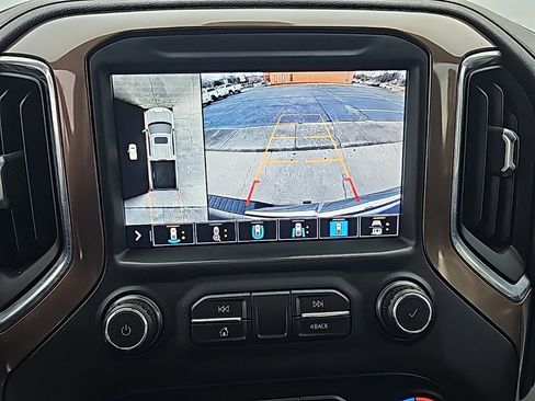 Used 2021 Chevrolet Silverado 1500 High Country image 22