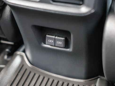 Used 2023 Toyota RAV4 SE AWD/4WD image 7
