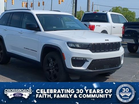 Used 2023 Jeep Grand Cherokee Limited w/ Luxury Tech Group II AWD/4WD image 1