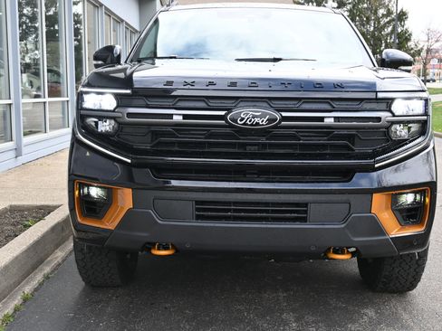 New 2026 Ford Expedition Tremor image 2