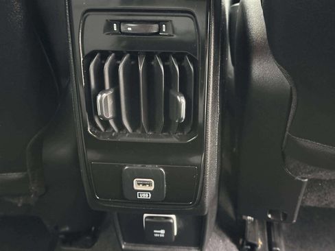 Used 2022 Jeep Compass Latitude image 25