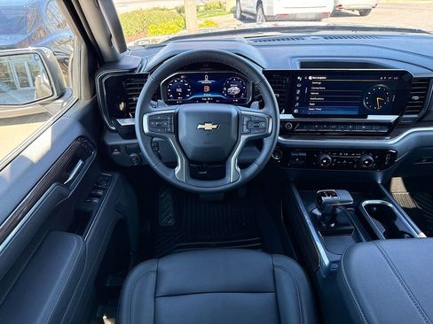 Used 2025 Chevrolet Silverado 1500 LT w/ Leather Package image 11