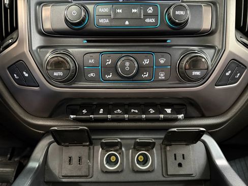 Used 2017 GMC Sierra 2500 SLT w/ Duramax Plus Package image 25