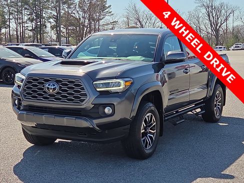 Used 2023 Toyota Tacoma TRD Sport image 2