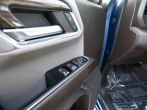 Used 2024 Chevrolet Silverado 1500 LT w/ Z71 Off-Road Package image 7