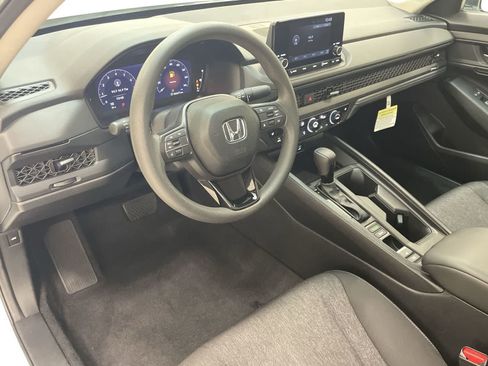 Certified 2025 Honda Accord SE image 2