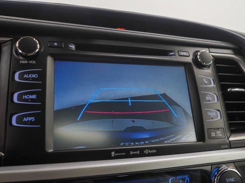 Used 2016 Toyota Highlander XLE AWD/4WD image 31