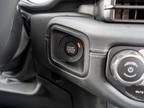 Used 2025 Jeep Gladiator Mojave image 23