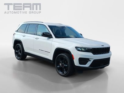 Used 2023 Jeep Grand Cherokee Altitude